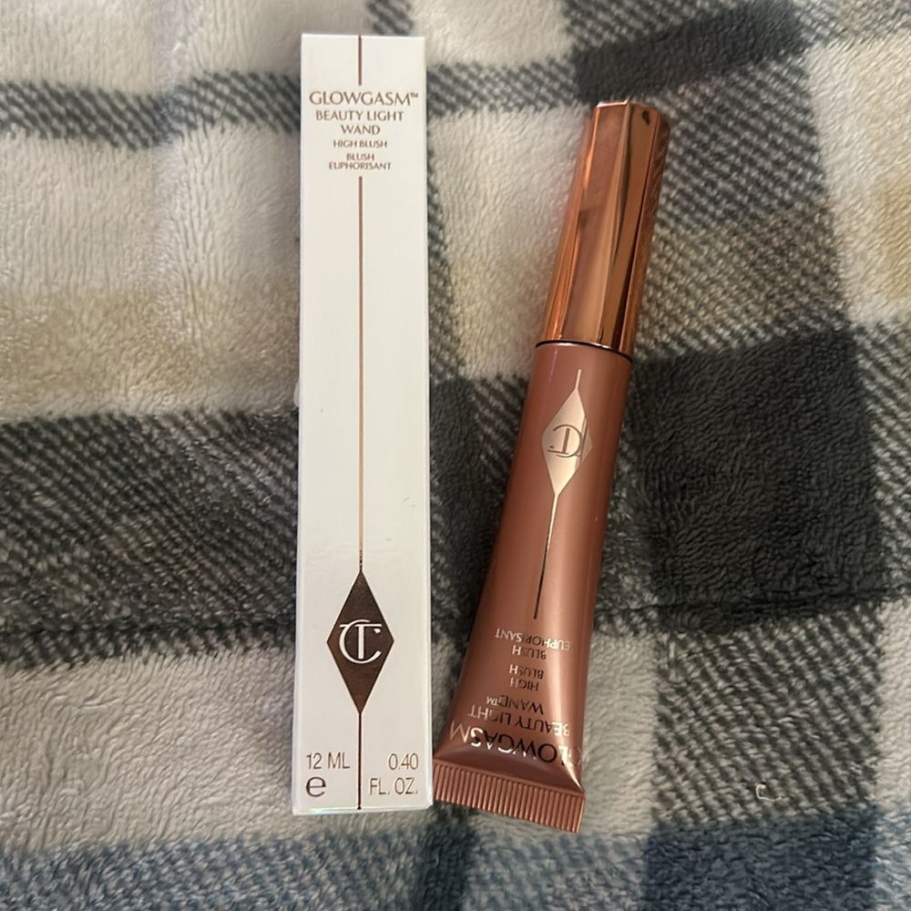 (NWT) Charlotte Tilbury Glowgasm Beauty Light Wand (Pinkgasm)